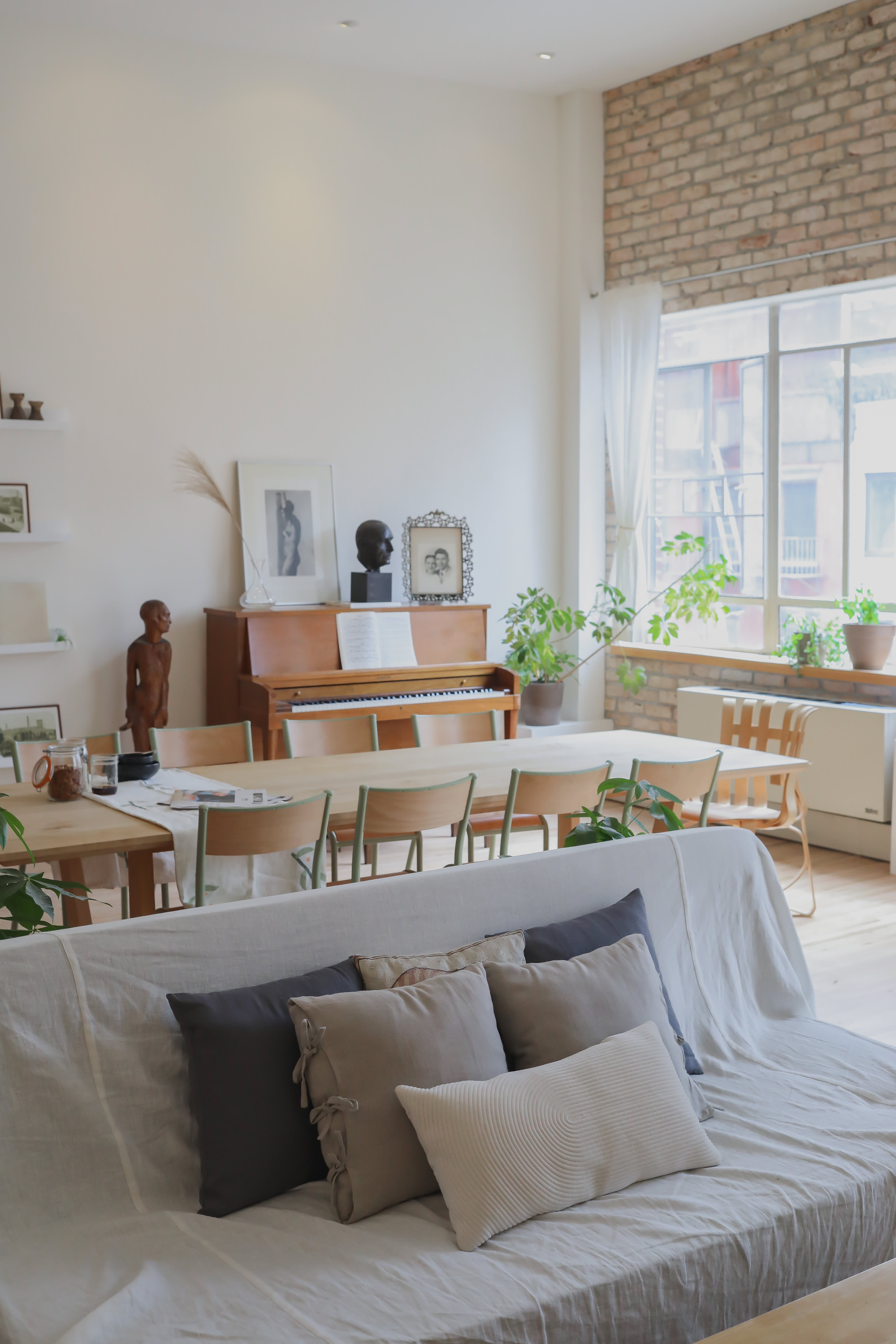 Sustainable Apartment Interior Designers For Apartments With Pets